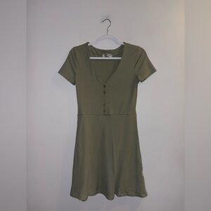 Lauren Taylor — Green Ribbed Dress